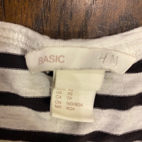 H&M black and white striped long sleeve - Picture 2 of 2